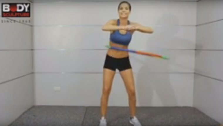 Hula-hoop - połączenie doskonałej zabawy i ćwiczenia mięśni brzucha