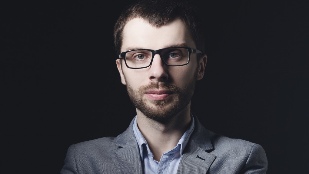 Konrad Kruczkowski | Halo Ziemia