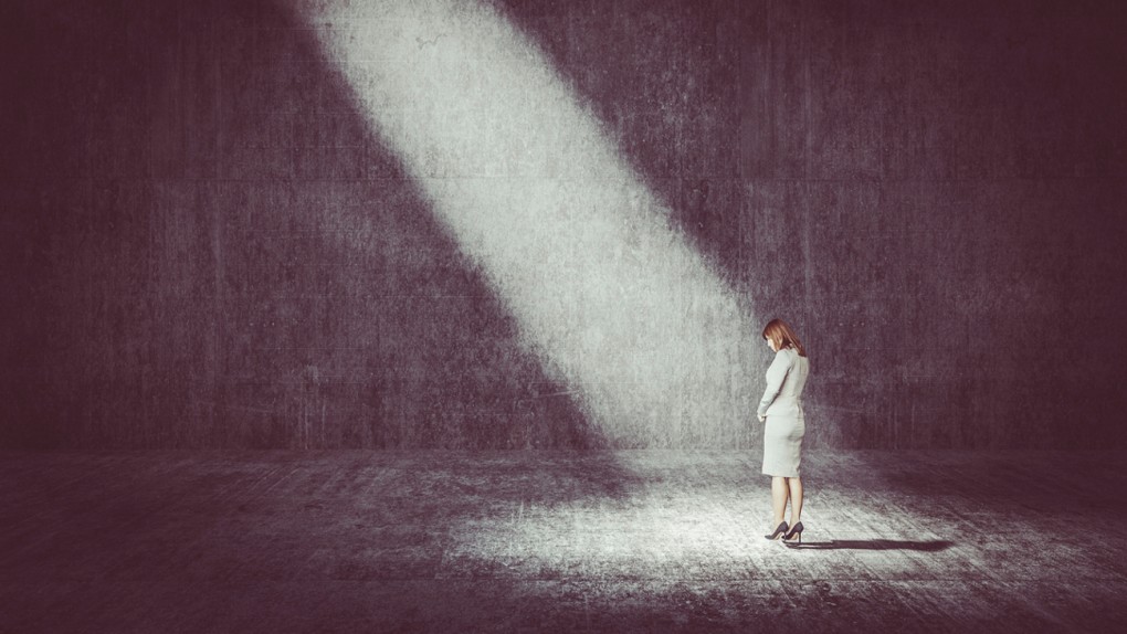 Rzucają mi tylko okruchy uwagi. Jestem ofiarą wiecznej nadziei na bliskość