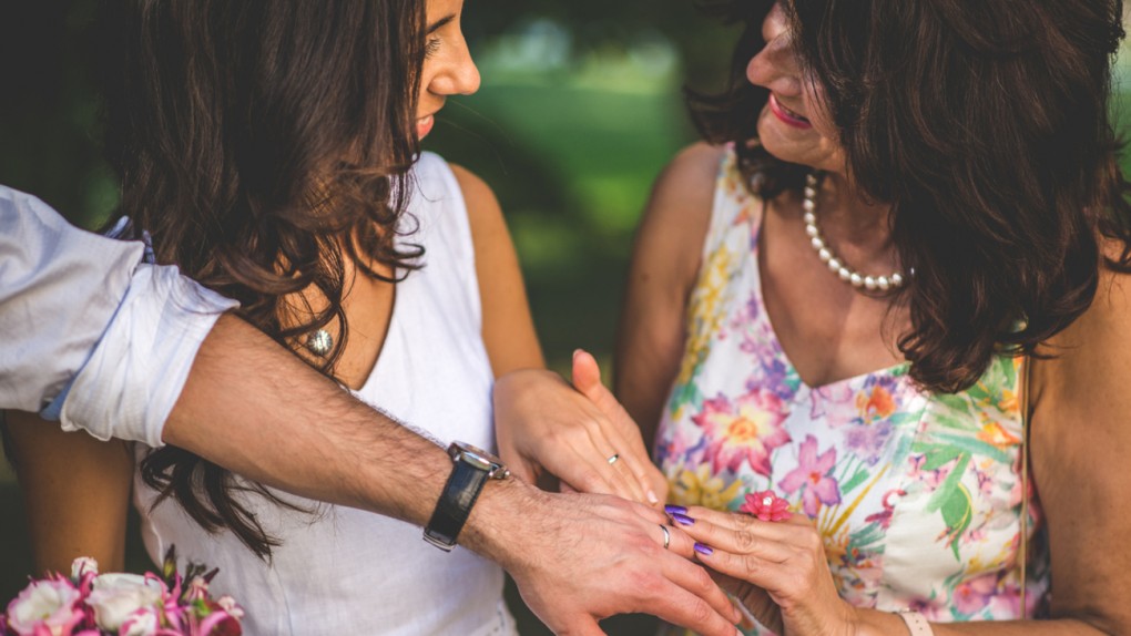 W labiryncie trudnych relacji. Facet jako najważniejszy gracz w relacjach między synową a teściową