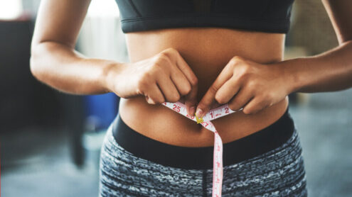 Jak schudnąć z brzucha bez efektu jojo? Dieta na płaski brzuch