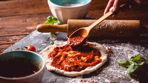 Leniwa pizza - Przepis na pizzę bez wyrabiania i wyrastania