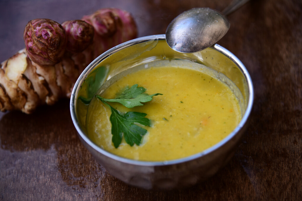 Zupa krem z topinamburu - tego po prostu trzeba spróbować! To wyższy poziom kremowości, delikatności i aromatu