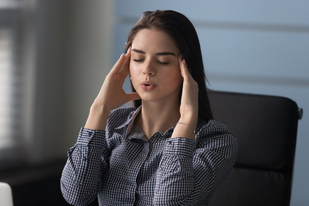 Domowe sposoby na ból głowy, które warto znać