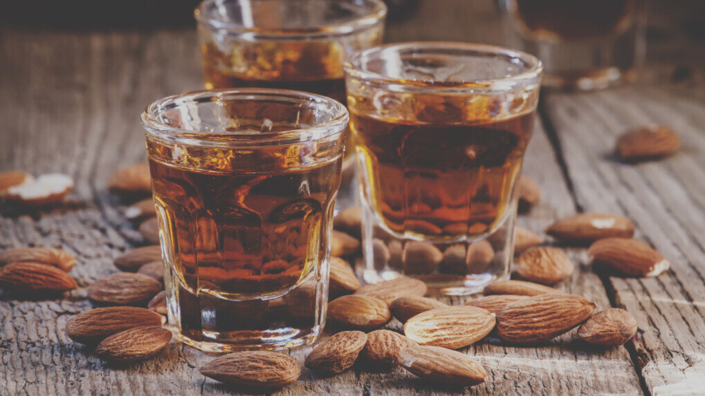 Amaretto - drink godfather, rafaello, z pomarańczą, kawa z amaretto