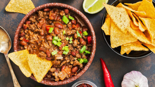 chili con carne z mięsem, ryżem, przepis wege