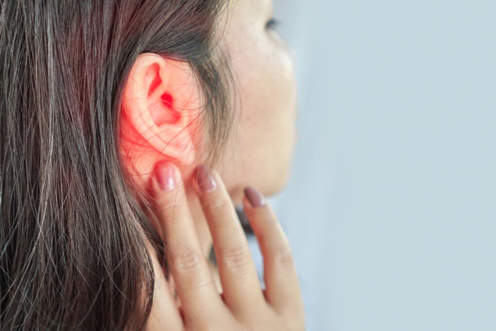Ból ucha - przyczyny, objawy, domowe sposoby 