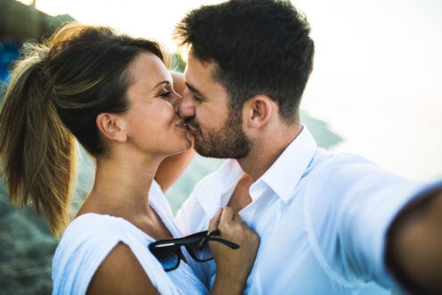 Ponadczasowy język miłości — czy wiemy, jak całuje zakochany facet?