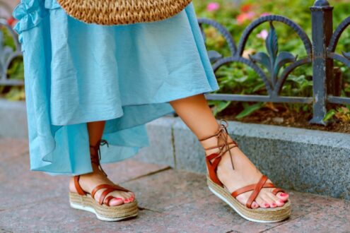 Modne sandały na lato – jakie modele wybrać w tym sezonie?