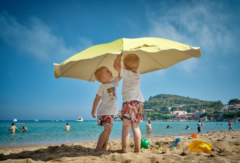 Ochrona przed słońcem - o tym musisz pamiętać wychodząc z dzieckiem z domu