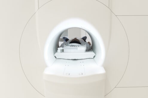 Rezonans magnetyczny kręgosłupa – wskazania, przebieg i cena badania