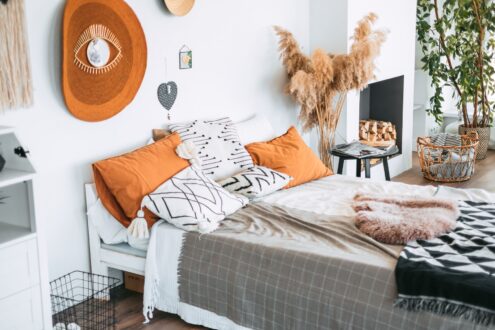 Koniec z minimalizmem! 5 pomysłów na najmodniejszą eklektyczną sypialnię