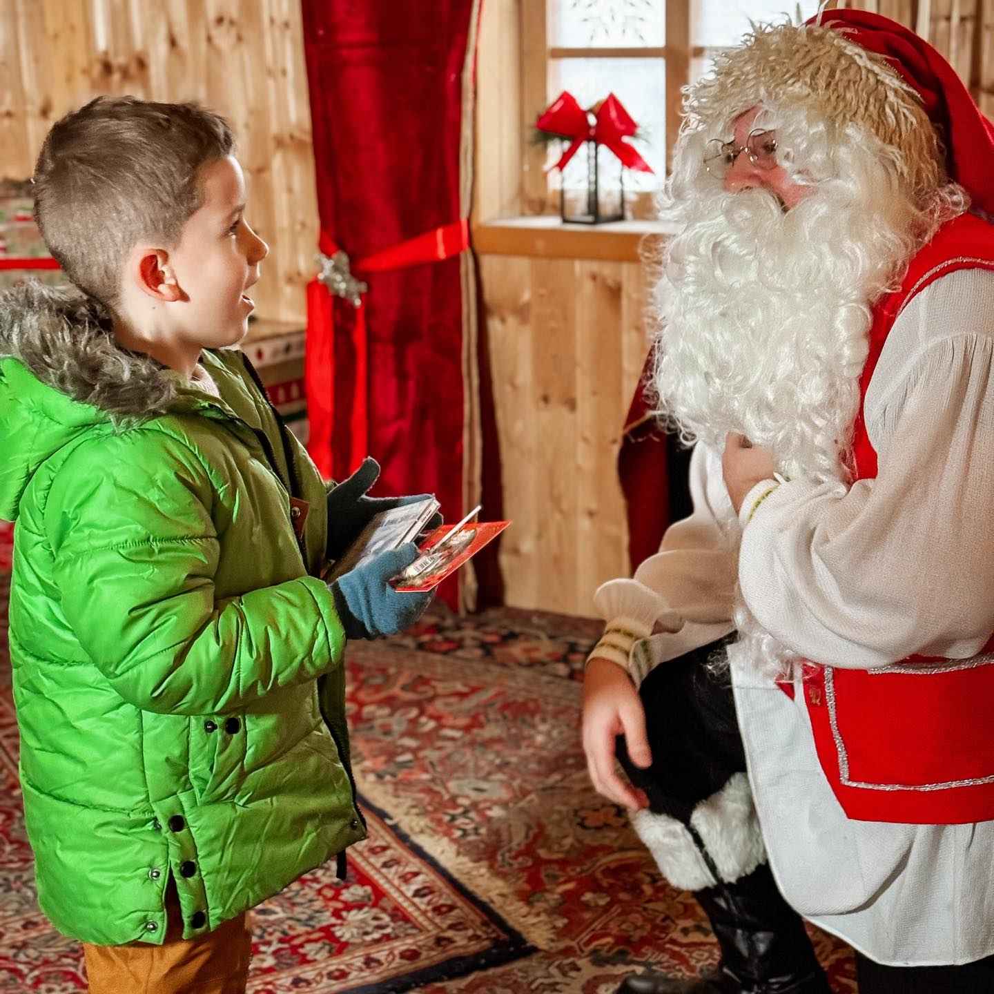 Farma Świętego Mikołaja – odkryjcie magiczne królestwo! Doskonały cel zimowych wycieczek szkolnych i przedszkolnych.